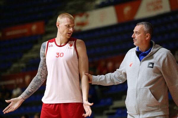 ZVEZDA NA MUKAMA PRED PRVU TAKMIČARSKU UTAKMICU: Radonjić gotovo sigurno neće računati na veći broj igrača