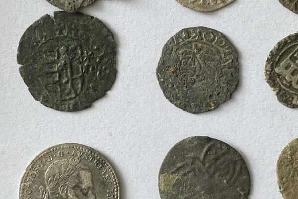 CARINICI OSUJETILI POKUŠAJ KRIJUMČARENJA ANTIKVITETA! Neki od njih predstavljaju nacionalno blago!