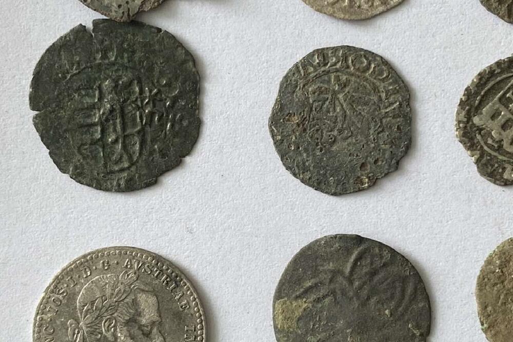 CARINICI OSUJETILI POKUŠAJ KRIJUMČARENJA ANTIKVITETA! Neki od njih predstavljaju nacionalno blago!