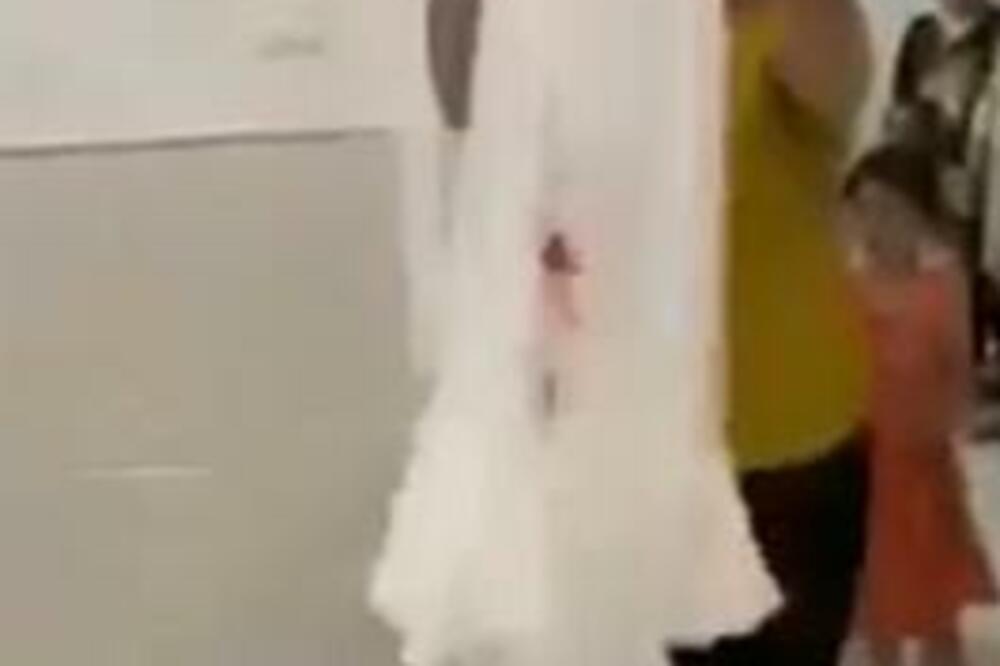 SVEKRVA PALA U EKSTAZU: Mahala pred svima KRVAVOM košuljom, razlog je BIZARAN (VIDEO)