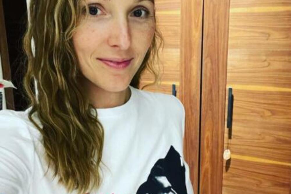USPOMENE IZ DETINJSTVA JELENE ĐOKOVIĆ: Da se čovek RASTOPI! (FOTO)