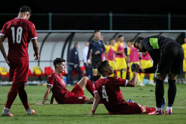 SRAMOTA ZA SRPSKI FUDBAL: Dvojica fudbalera Mančester sitija se svađala ko će da izvede penal!