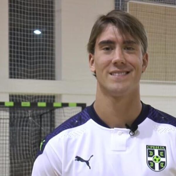 ŠOKIRAĆETE SE ZBOG FRIZURE DUŠANA VLAHOVIĆA PRE 9 GODINA: Srbin napravio NAJJAČU TRANSFORMACIJU ikad, nisu KOVRDŽE