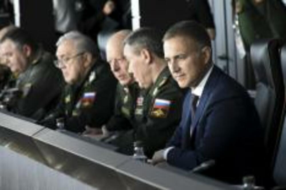 Ministar Stefanović prisustvovao finalu „Tenkovskog biatlona“