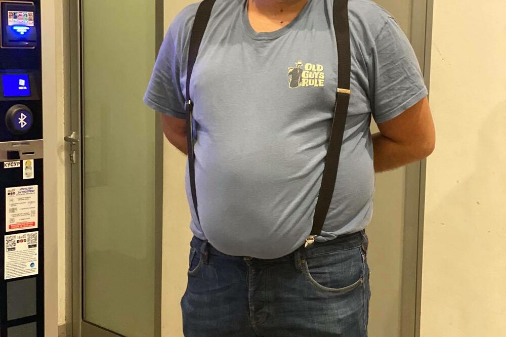 PREKO NOĆI POSTAO PORODIČAN ČOVEK: Miki Đuričić NAPUSTIO intervju zbog pitanja o DETETU!