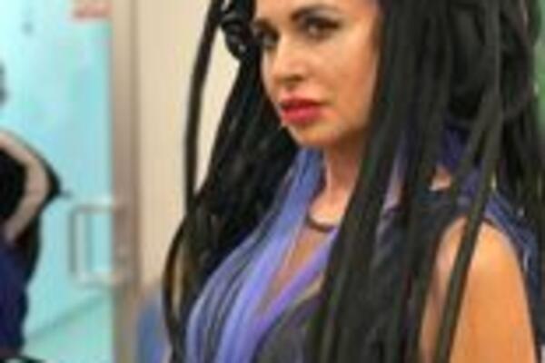 VAMPIRICA SA ZMIJOM U RUCI I JURILA MIKIJA ĐURIČIĆA PO ŠIMANOVCIMA: On je PREKLINJAO da se skloni! (VIDEO)