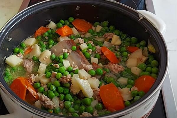 1 NAMIRNICA JE ZAJEDNIČKA SVIM ŽENAMA KOJE IMAJU BAŠ TANAK STRUK: Uvek je JEDU!