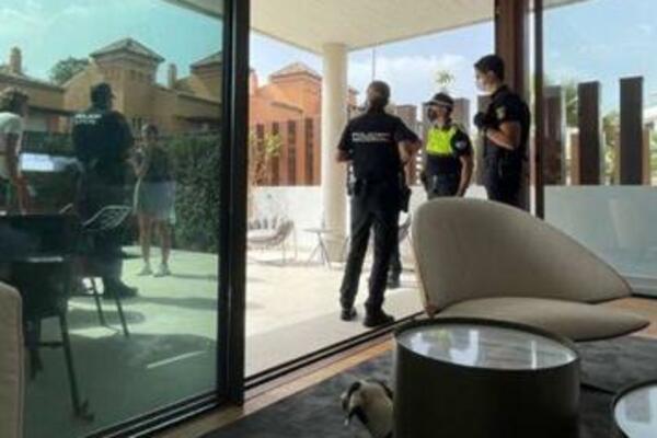 ĐOKOVIĆEV BRAT DOŽIVEO VELIKU NEPRIJATNOST! Kuća u Marbelji mu je opljačkana, lopovi izneli VREDNE stvari! (FOTO)