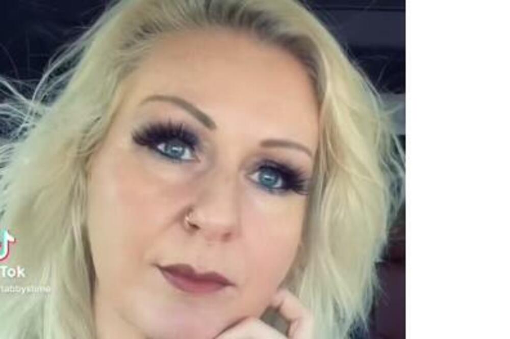 DELILA SAVETE ZA SREĆNU VEZU, PA NAPRAVILA OPŠTU POMETNJU: Žene su POLUDELE! (VIDEO)