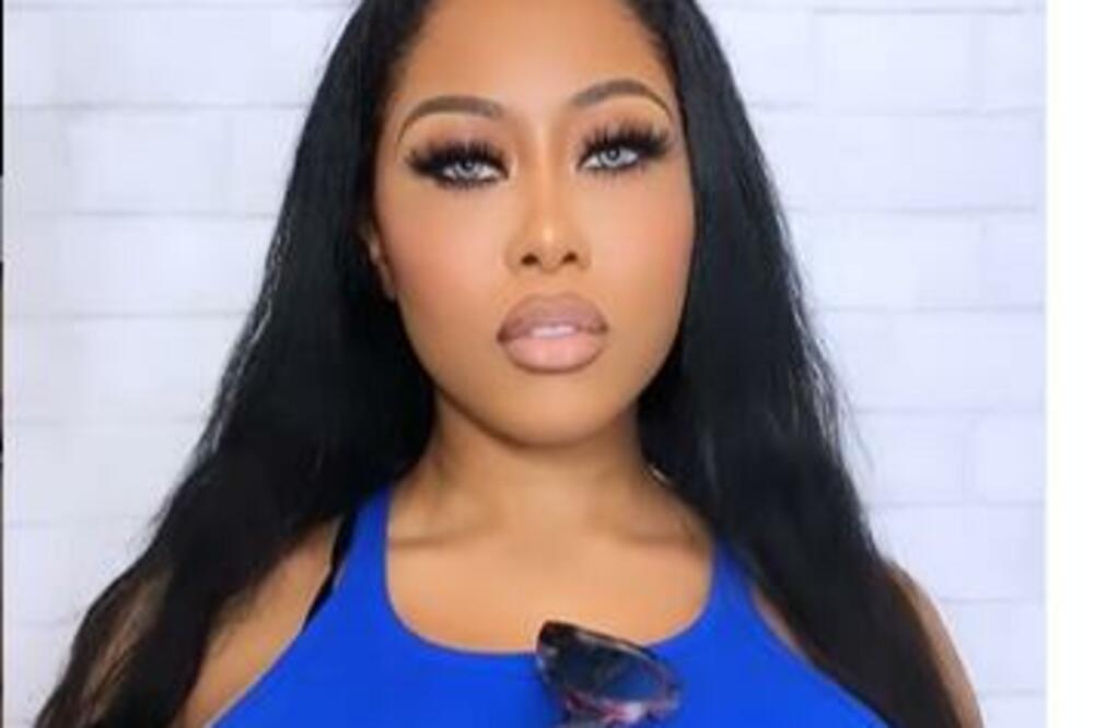 NE MOŽE DA IMA PRIJATELJICE jer je PREVIŠE DOBRA RIBA: Imamo i njene fotke NA KOJIMA SE SVE VIDI! BOMBETINA JE!