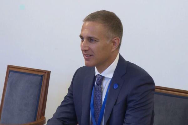 STEFANOVIĆ SA ZILBERHORNOM: Ne smanjivati brojno stanje snaga Kfora