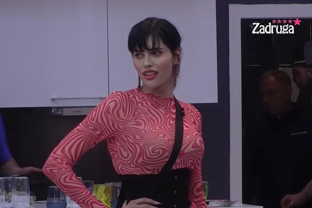 MUŠKI SE POPALILI! VIBRATOR ZAMENILA DRUGOM STVARČICOM: Deniz pokazala svoje UMEĆE,on se PRIMAKAO pa počela da radi