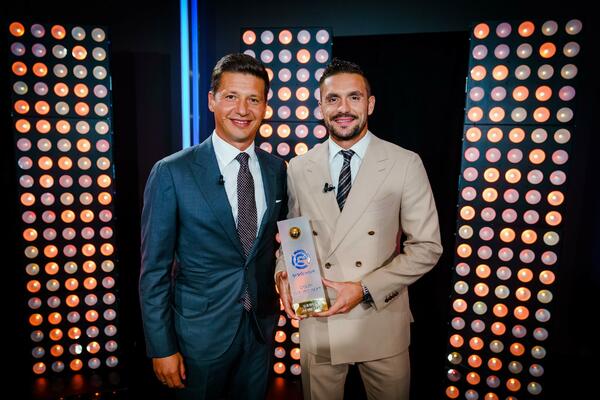 TADIĆ NAJBOLJI IGRAČ HOLANDSKOG PRVENSTVA: Pantelić uručio nagradu i zasmejao sve prisutne u studiju (VIDEO+FOTO)