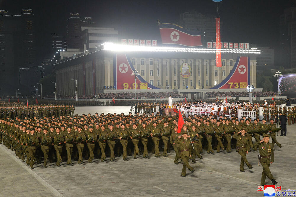 Parada u Severnoj Koreji povodom dana osnivanja države