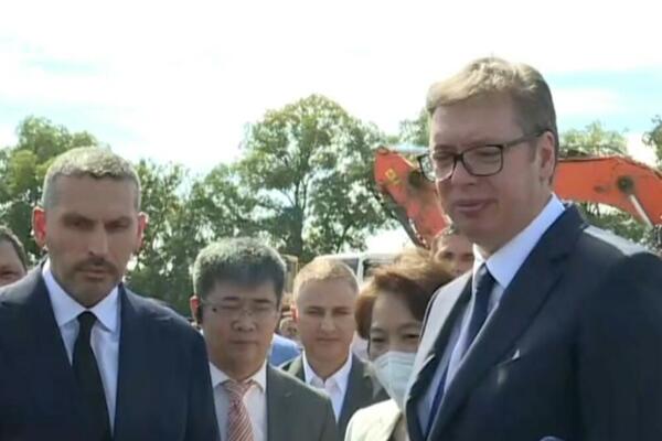 VUČIĆ SE OGLASIO I O POLICIJSKOM ČASU: "Biće određenih mera, podržao bih obaveznu vakcinaciju"