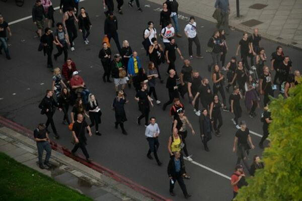 ORUŽANI NAPAD ANTIVAKSERA U PLANU ZA VIKEND? Pokrenuta istraga protiv 8 osoba