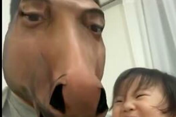 FILTER PRESTRAVIO DETE: Nije mogla da prepozna svog oca (VIDEO)