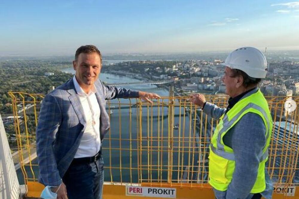 SINIŠA MALI POD UTISKOM: Obišao Kulu Beograd koja će biti najviša zgrada u regionu sa 42 sprata! (FOTO)