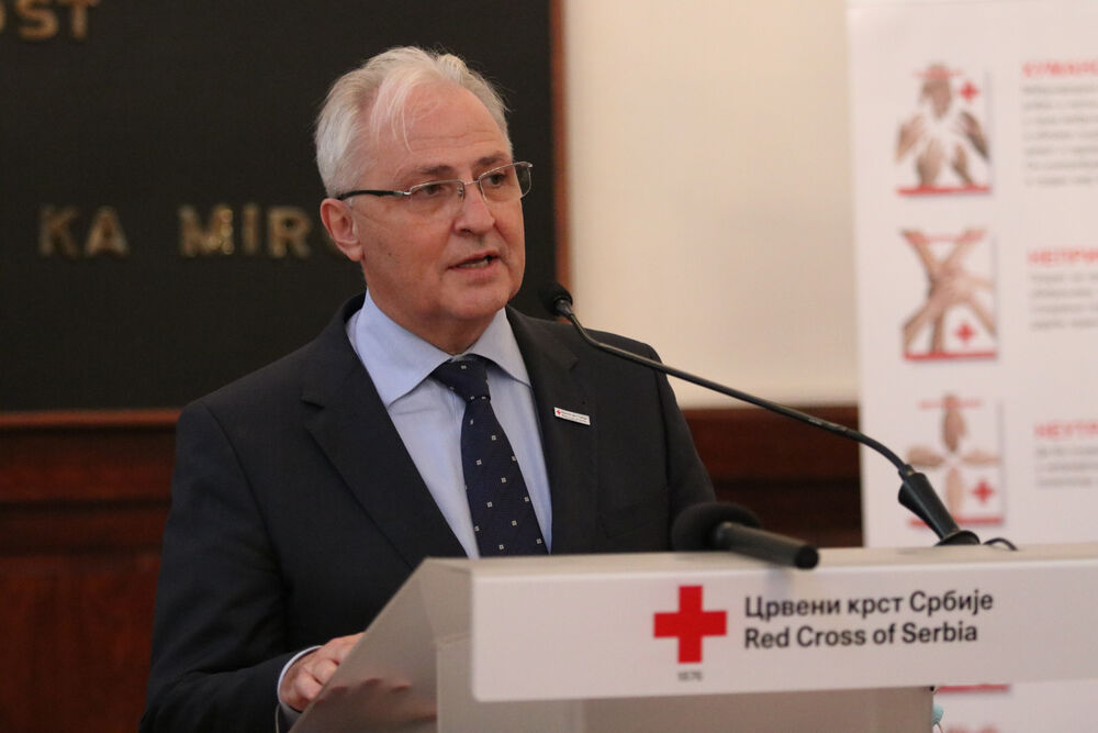 Anthony F. Godfrey, Entoni Godfri, Americka ambasada, Davanje krvi, Dobrovoljno davanje krvi