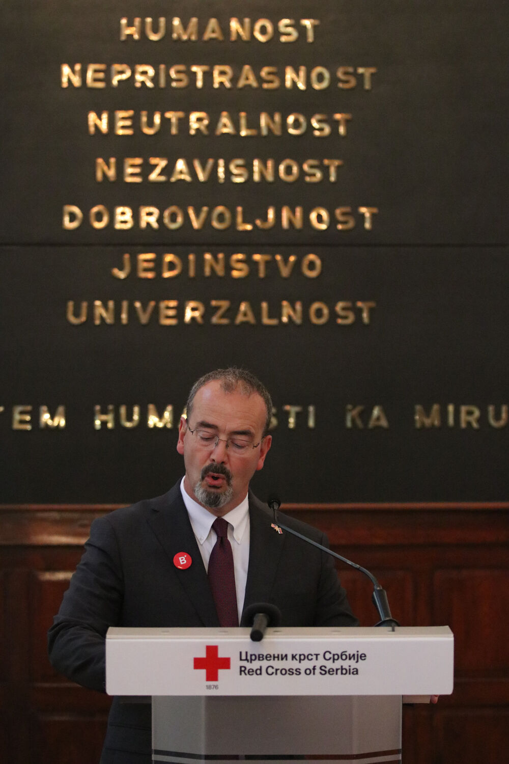 Anthony F. Godfrey, Entoni Godfri, Americka ambasada, Davanje krvi, Dobrovoljno davanje krvi