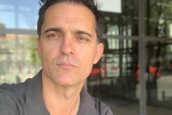 BERLIN IZ SERIJE "LA CASA DE PAPEL" GODINAMA LJUBI ZANOSNU SRPKINJU: Hipnotisala ga je svojom harizmom! (FOTO)