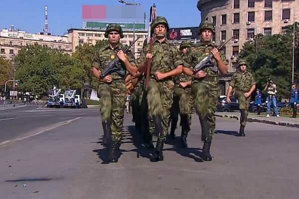 ŠTA MORAJU DA PROĐU ONI KOJI ŽELE DA OBUKU VOJNU UNIFORMU? Samo u ovom trenutku ima preko 300 prijavljenih