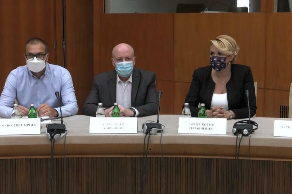 KRIZNI ŠTAB ZASEDA DANAS! Čeka se odluka o kovid propusnicama