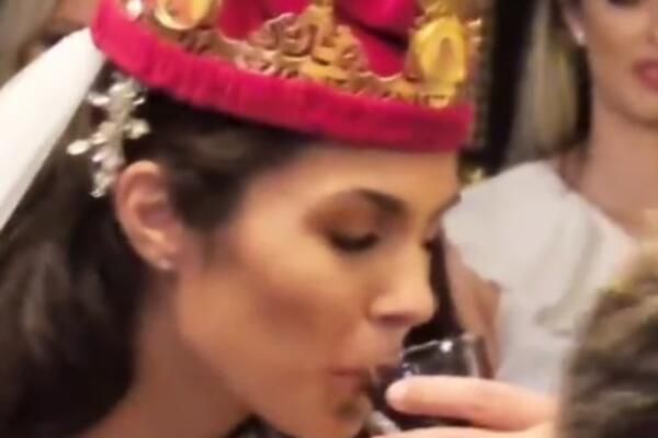 UDALA SE OMILJENA SRPKINJA! Sa KRUNOM izgledala kao prava CARICA MILICA, cela NACIJA oduševljeno je GLEDA!