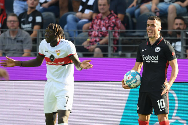 KOSTIĆEV GOL NIJE BIO DOVOLJAN: Ajntraht ispustio pobedu u završnici meča (FOTO)