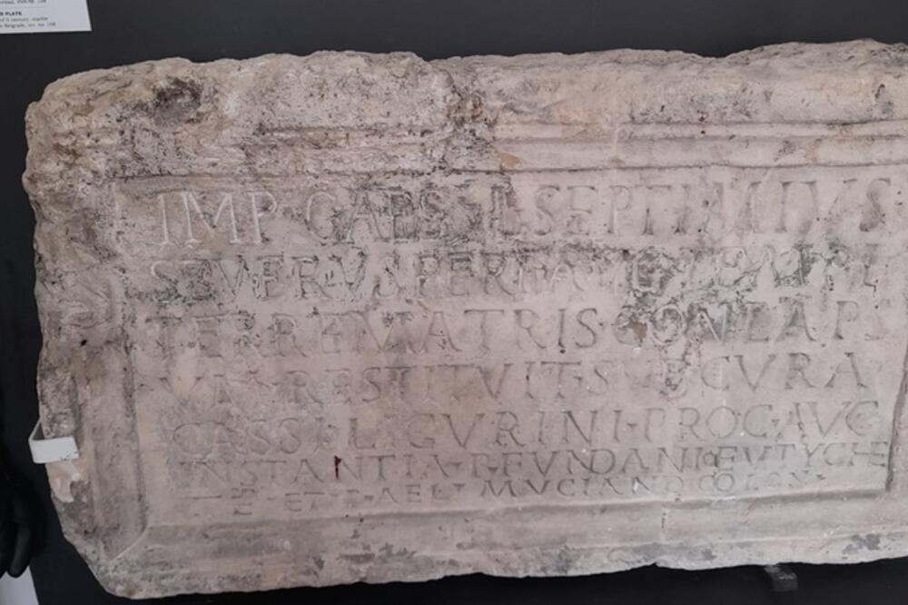 JEDINSTVENO ARHEOLOŠKO BLAGO NA PLANINI RUDNIK: Rimska ploča sa molitvom za rudare da živi izađu iz jame (FOTO)