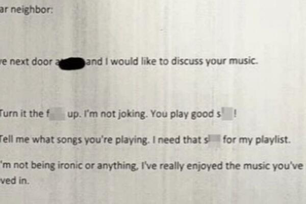 USRED GLASNE MUZIKE KOMŠIJA MU ZALEPIO PISMO NA VRATA: Zbog sadržaja je ZANEMEO