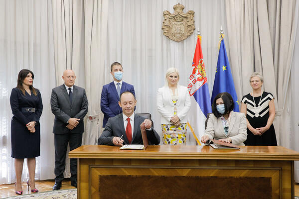 SRBIJA NABAVILA PAMETNA BROJILA KAKO BI UŠTEDELA NOVAC KORISNICIMA EPS-A: Oko 200.000 evra godišnje ode u nepovrat