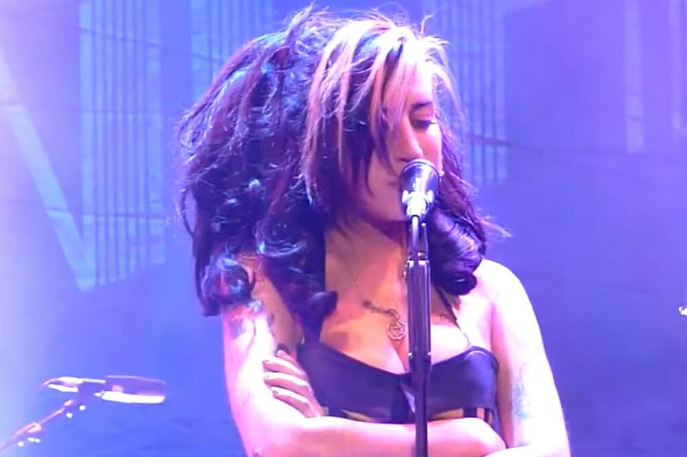 NEPONOVLJIVA PEVAČICA JE UMRLA SAMO NEKOLIKO DANA POSLE VELIKOG KONCERTA U BEOGRADU: Danas bi napunila 38 GODINA