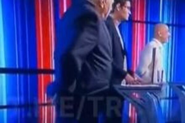 ŽIRINOVSKOM SPALE PANTALONE USRED DEBATE, OVO JE URNEBESNO: Obavezno pogledajte snimak! (VIDEO)
