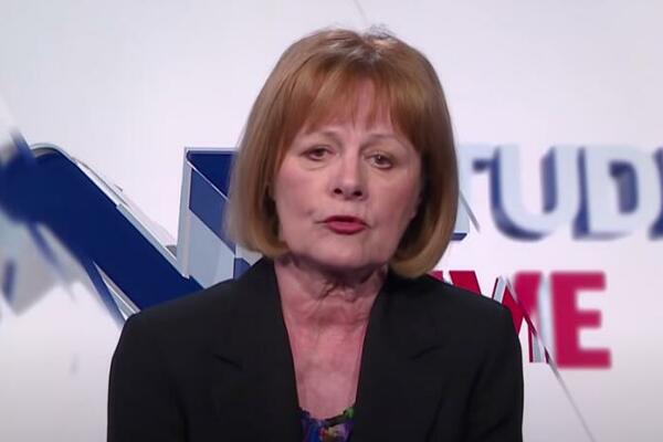 OBJAVA BIVŠE HRVATSKE MINISTARKE USIJALA MREŽE: "Ne znam šta je u cepivu, ali ne znam ni šta je u ĆEVAPIMA"!