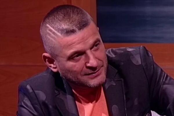 BAJA MALI KNINDŽA OTKRIO KAKO JE NASTALA PESMA "PLAČI MALA, PLAČI": Ovo niko nije znao!