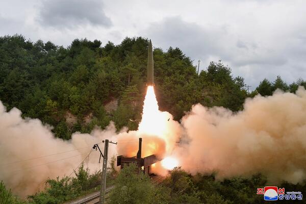 Severna Koreja izvela uspešnu probu supersonične rakete