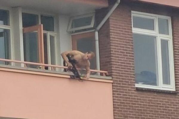 HOROR U HOLANDIJI! Muškarac gađao ljude SAMOSTRELOM sa balkona, UBIJENO DVOJE LJUDI! (VIDEO)