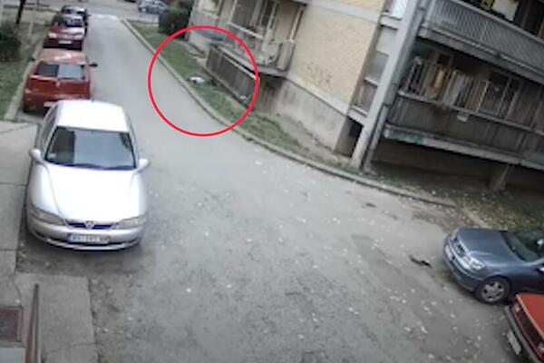 TRAGEDIJA U OBRENOVCU: Muškarac izvršio SAMOUBISTVO skokom sa ČETVRTOG sprata zgrade!