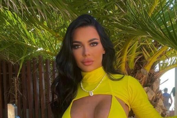 NIJE PRESTALA DA BUDE EROTIČNA ČAK NI NAKON UDAJE! Helena se SKINULA i pokazala ZAŠTO JE MUŠKARCI OBOŽAVAJU!