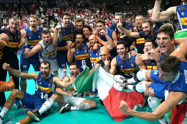SLOVENIJA NIKAKO DA OSVOJI ZLATO: Italija nasledila Srbiju na evropskom odbojkaškom tronu (FOTO)