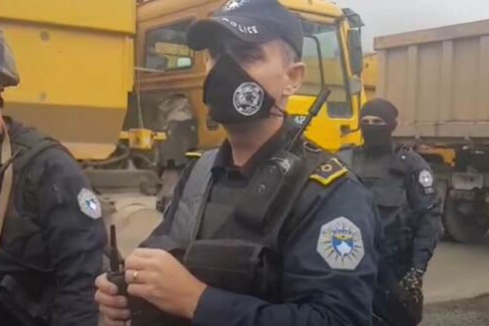 SRBI SA SEVERA KOSOVA BLOKIRALI JARINJE U OBA SMERA: Pripadnici ROSU traže od njih da se raziđu (VIDEO)