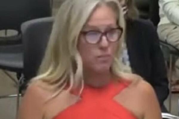 MAJKA PREKINULA RODITELJSKI SASTANAK I ZAPOČELA PRIČU O INTIMI DECE: Zbog 1 detalja se svima SLOŠILO! (VIDEO)