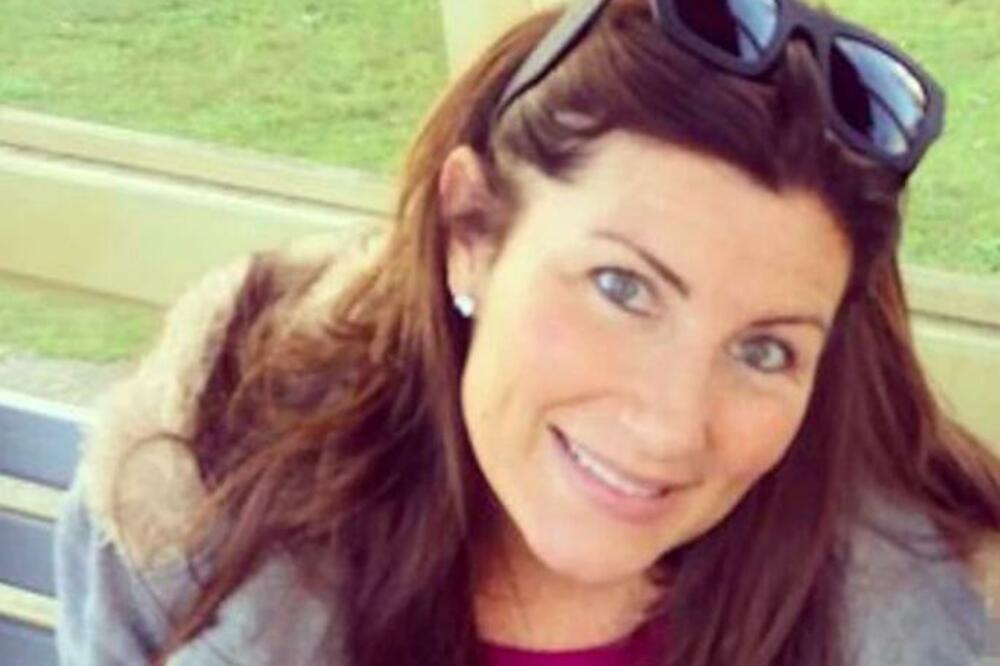 "SELA JE NA MENE I PODIGLA MI RUKE IZNAD GLAVE": Tinejdžer otišao kod psihologa, umesto terapija usledio ŠOK!