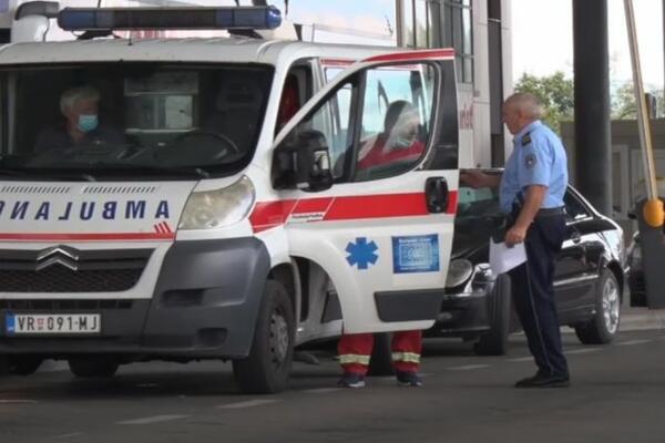 PRELAZ MERDARE: Kosovska policija skida tablice sa srpskih vozila