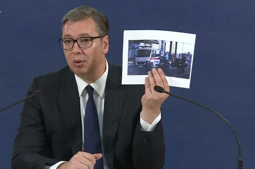 VUČIĆ: Užasan primer bahaćenja u Prištini, zaustavili Hitnu pomoć i skinuli joj tablice!