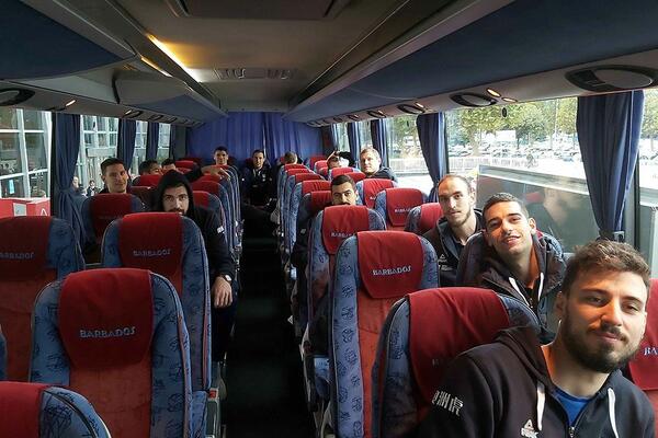 BITI ČETVRTI U EVROPI NIJE NEUSPEH: Muška odbojkaška reprezentacija Srbije doputovala u Beograd (FOTO)