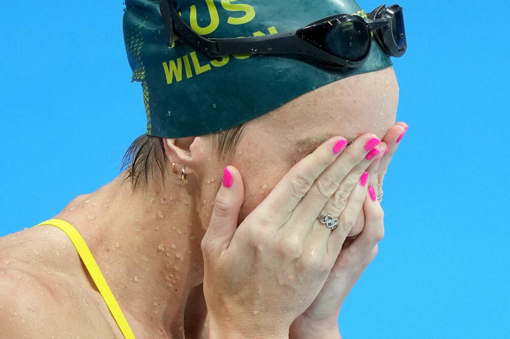 DVOSTRUKA OLIMPIJSKA ŠAMPIONKA U BORBI SA KORONOM: Australijska plivačica završila u bolnici!