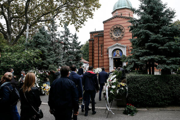 NA IVKOVIĆEVU SAHRANU STIGLI I STRANCI: Tu je čuveni grčki košarkaš, koji je sa Dudom pokorio Evropu!
