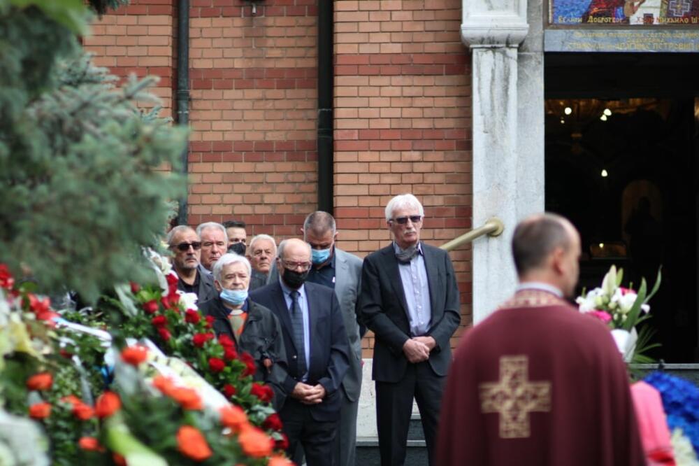 KIĆA STIGAO NA POSLEDNJI OPROŠTAJ OD SVOG TRENERA: Legendarni košarkaš došao na sahranu!